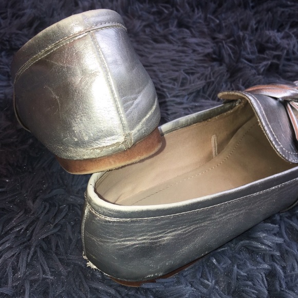 Zara | Girl’s Metallic Flats With Knot - Picture 4 of 5